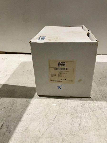 LENZE AC TECH ESV552N04TXB DRIVES AND DRIVE SUPPLIES NEW IN BOX