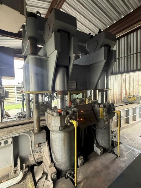 2000 TON HEAVY DUTY 4-POST HYDRAULIC PRESS. STOCK # 0543726