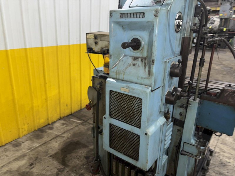 50 TAPER OTR OTORI KIKO MODEL#ME-35 VERTICAL MILL: YOBRO #23858