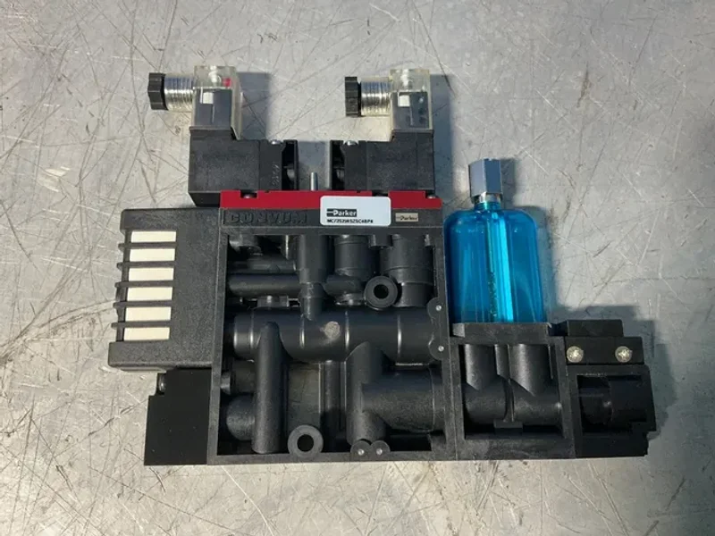 PARKER 145 PSI INTEGRATED PNEUMATIC VACUUM GENERATOR  -  MC72S25HSZSC4BPN