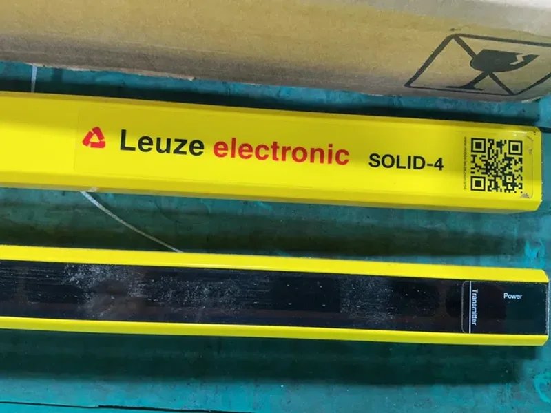 Leuze Electronic Safety Light Curtain System - Sd4r30-1350e