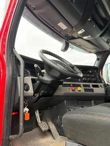 2020 Freightliner Cascadia 1FUJHHDV1LLLC1683