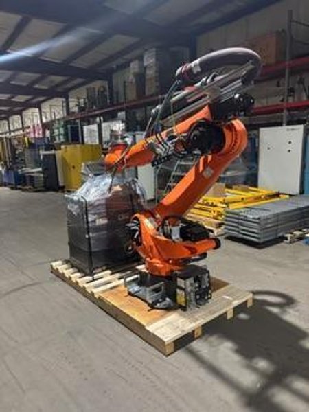 Kuka KR 120 R2700-2 / FLR Robot System w/ KR C4 NA UL Cabinet Controller, 2021
