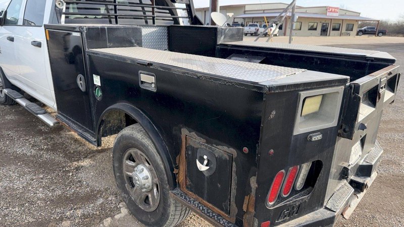 2018 Ram 2500 Crew Cab Utility Truck with Service Body – 4×4 Work Truck, Contractor Bed, Tool Compartments, Heavy-Duty Pickup