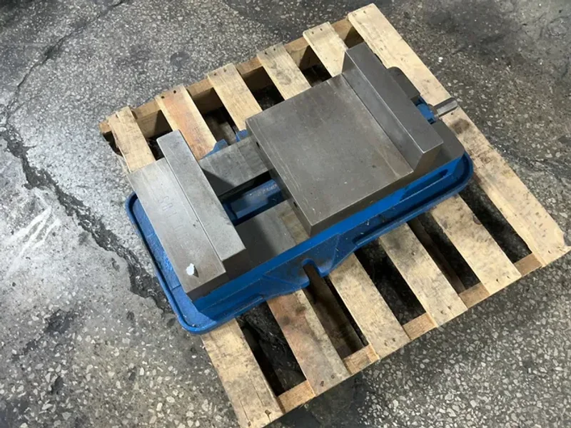 Kurt Manufacturing  10” Vise  - D100