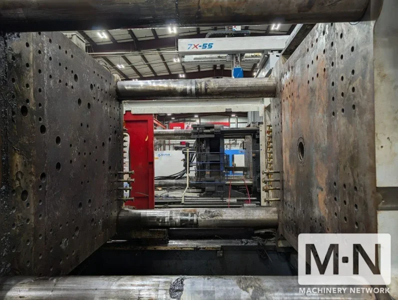 950 TON 232 OZ CINCINNATI MILACRON MODEL MM950 INJECTION MOLDING MACHINE MFG 2013