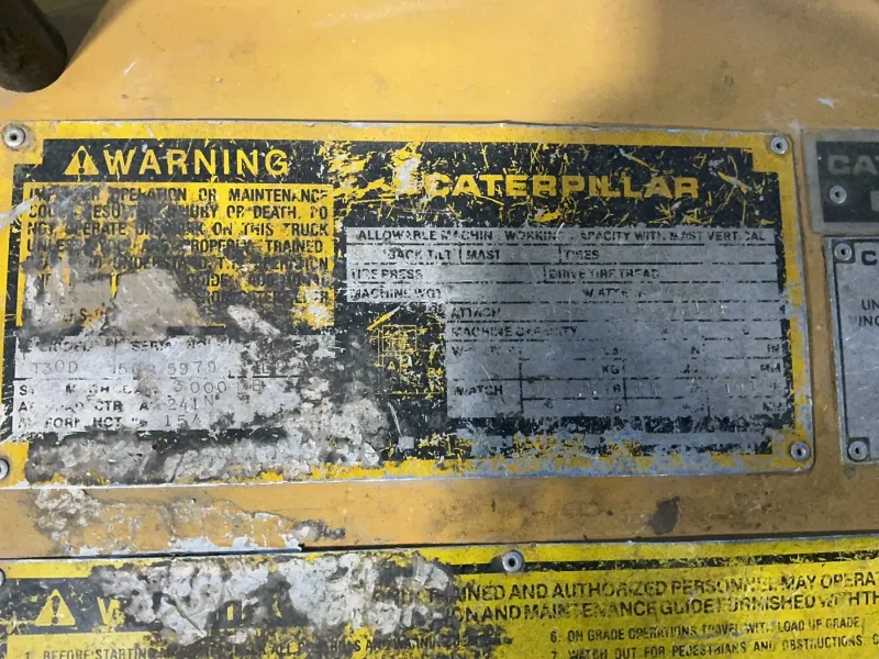 CATERPILLER 3000 LBS PROPANE FORKLIFT  -  T30D
