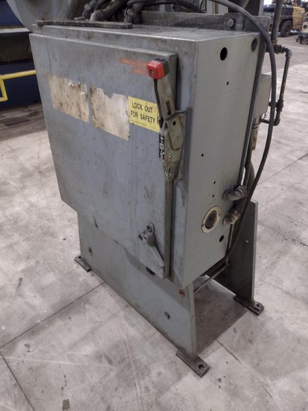 22 TON NIAGARA MODEL M22 OBI PUNCH PRESS, 2.5&quot; STROKE: STOCK #20729