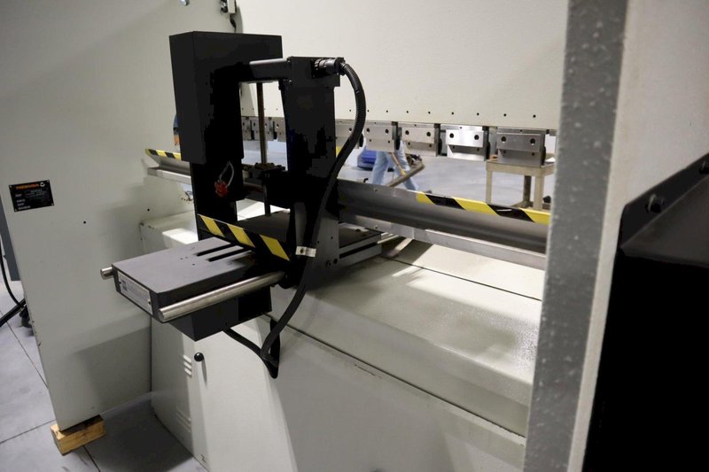Hurco PA65-25 CNC Hydraulic Press Brake, 71 Ton x 98&quot;, Hurco AutoBend 7 Control and Back Gauge, Large Assortment of Dies