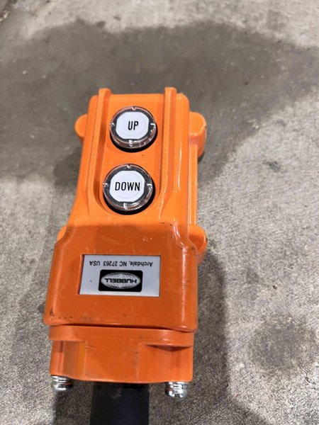 4,000 LB X 72" X 36" SOUTHWORTH MODEL #LS4-36 HYDRALUIC LIFT TABLE WITH ROLLER TOP: STOCK #20907