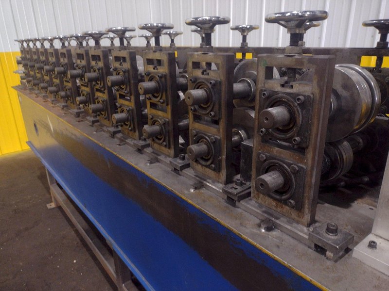 1.25&quot; C &amp; U CHANNEL 12 STAND X 8&quot; ROLLFORMER WITH HYDRAULIC CUTOFF: STOCK #18943