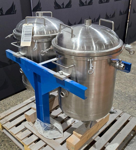 UNKNOWN BRAND DUAL STAINLESS STEEL TANK SYSTEM USED