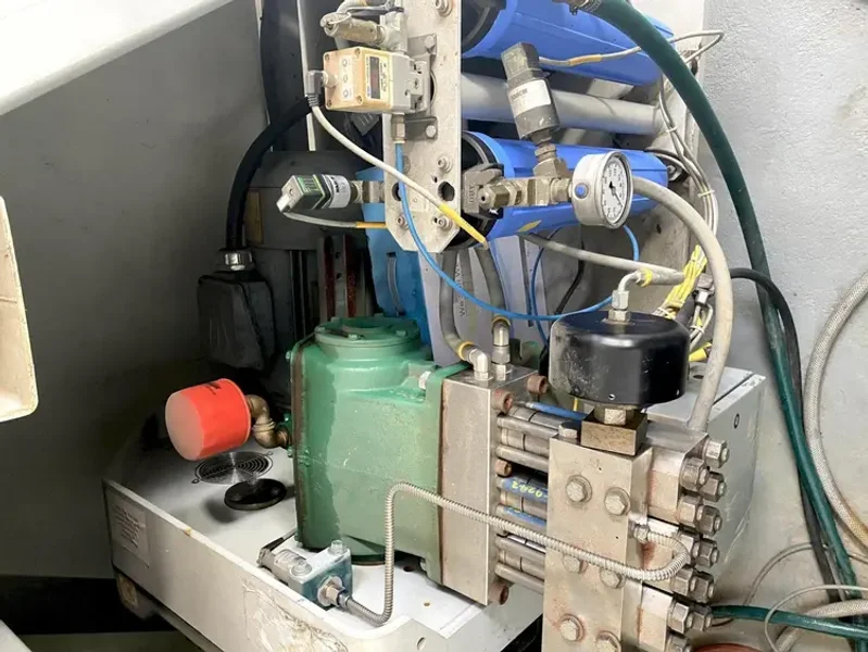 2005 FLOW IFB 4400 | Waterjet Cutters