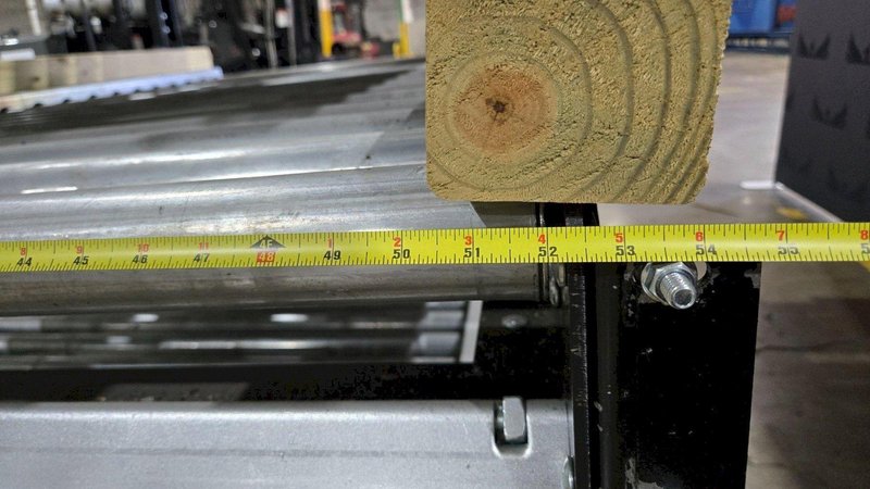 INDUSTRIAL KINETICS 8ft Chain Driven Roller Conveyor, 4ft Width, 20″ Height USED