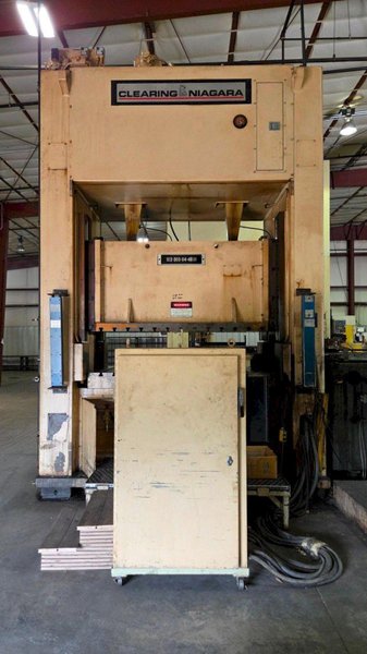 300 ton Clearing Niagara Straight Side Press For Sale Model SE2-300-84-48UH, Year 1995