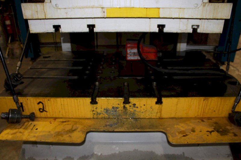 175 TON CINCINNATI HYDRAULIC PRESS