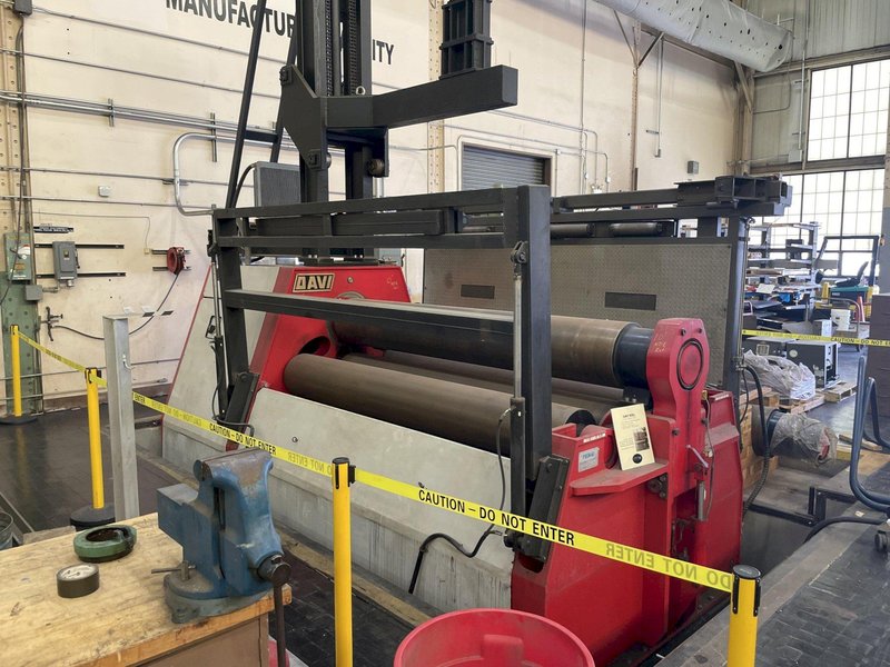 DAVI / Promau 16-inch Diameter CNC Plate Rolling/Bending Machine Model: MCB 3045