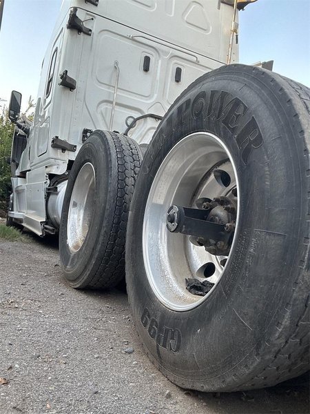 2019 Freightliner Cascadia 1FUJHHDR5KLKM7237