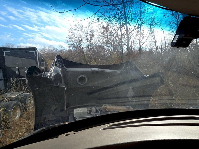 Kenworth T680 Sleeper Truck, 2015 – PACCAR MX-13, Automated Transmission, 76″ Sleeper