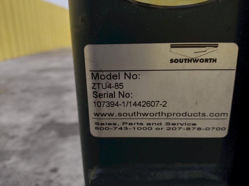 4,000 LBS X 30&quot; X 40&quot; SOUTHWORTH HYDRAULIC PALLET TIPPER / UPENDER, 110V SINGLE PHASE: STOCK #22329