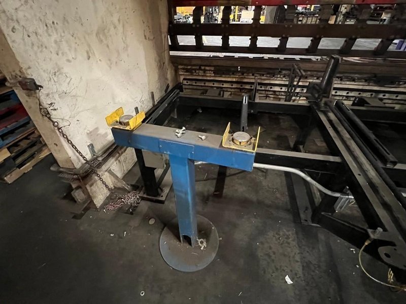 1,000 TON CINCINNATI PRESS BRAKE STOCK #3400
