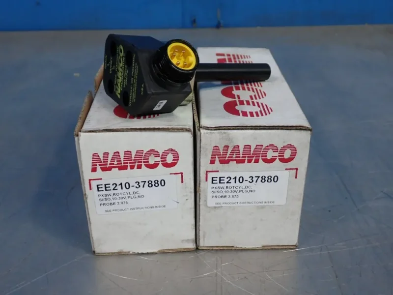NAMCO 3000 PSI CYLINDICATOR PROXIMITY SENSORS  -  EE210-37880