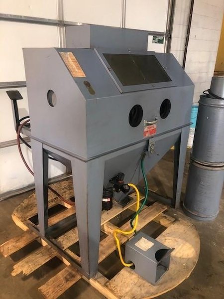 TRINCO DRY BLASTING CABINET WITH DUST COLLECTOR STOCK #2926