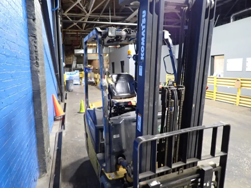 KOMATSU 2600 POUNDS ELECTRIC FORKLIFT  -  FB18MU-12