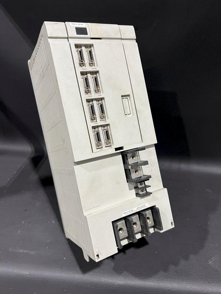 Mitsubishi CNC Spindle Drive Amplifier MDS-C1-SP-300 MDSC1SP300