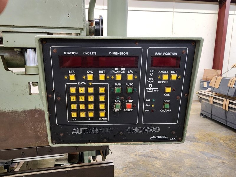 35 Ton X 6’ F.J. EDWARDS 35T-80 PRESS BRAKE-CNC Backguage