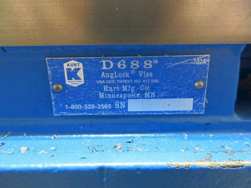 Kurt D688 6" AngLock CNC Milling Vise – w/ Handle- Auction Item