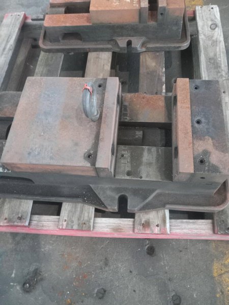 12" KURT HEAVY DUTY MACHINE VISE. STOCK # 0996224