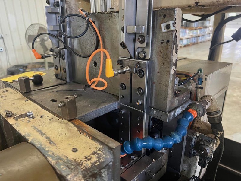 Nutap Model MAS-14V Twin Spindle High Speed Bent Shank Tapper