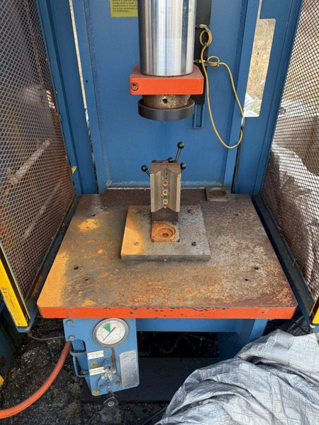 50-TON P&amp;H OGF-50 HYDRAULIC C-FRAME PRESS. STOCK #1112425