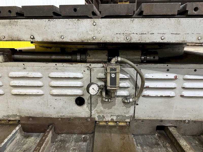 72" X 72" GIDDINGS &amp; LEWIS (G&amp;L) T-SLOTTED POWERED ROTARY TABLE W/ 72" POWERED INFEED SLIDE: STOCK #19731