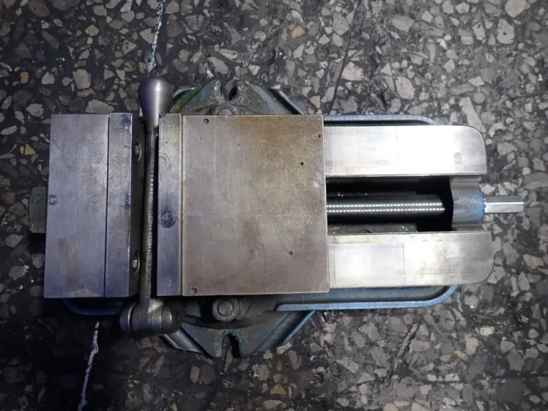 KURT MFG. 6" X 12" VISE  -  D675