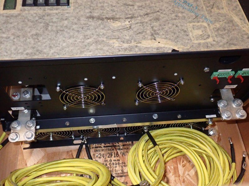 UNICO AC MODULAR INVERTER   -  2400