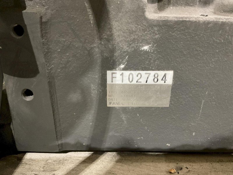 FANUC R-2000IB/165F w/ R30IA CONTROLLER AND PENDANT USED 2010 MISMATCHED