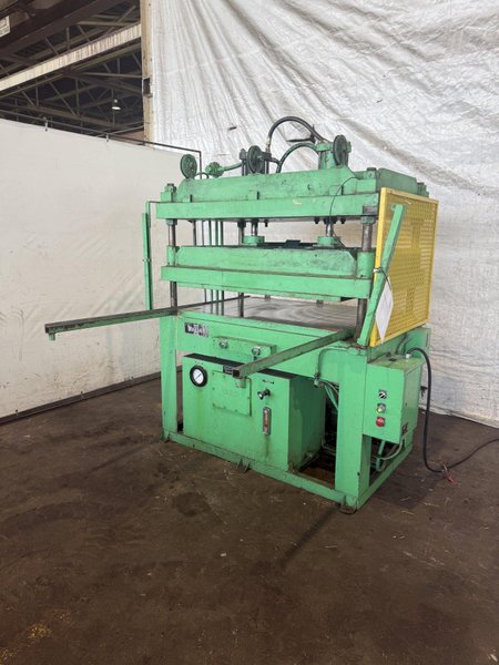 100 TON WABASH 4 POST HYDRAULIC PRESS. STOCK # 0777525