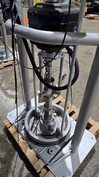 GRACO TC257J Check‑Mate Tandem Supply Pump 23:1 for 50 Gal Drum USED