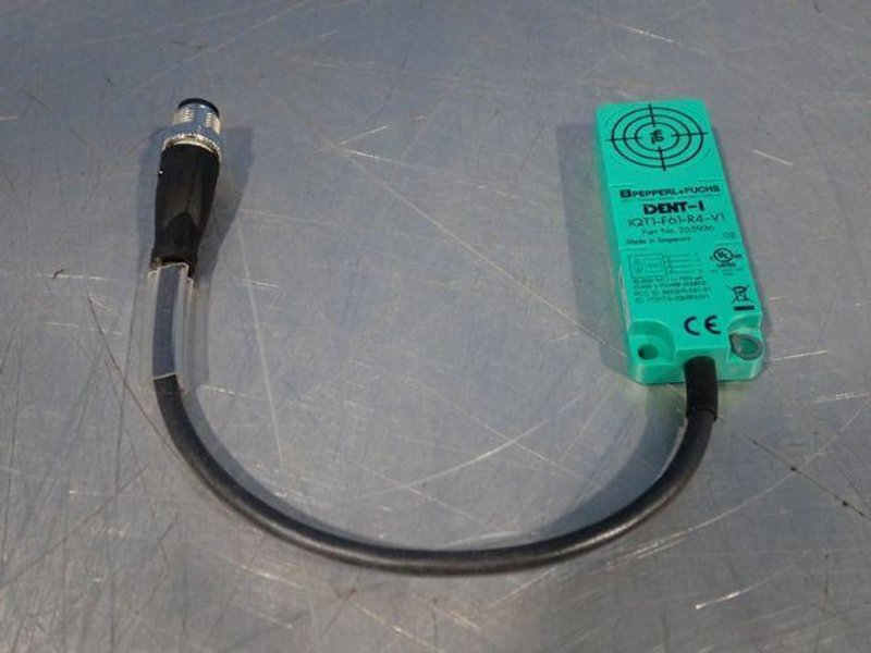 PEPPERL+FUCHS READ/WRITE DEVICE   -  IQT1-F61-R4-V1