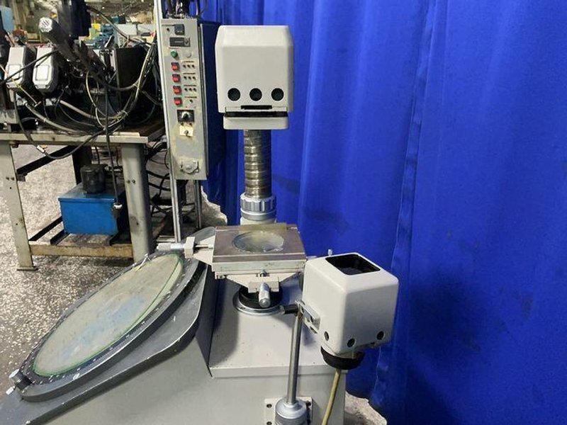 Mitutoyo 14" Optical Comparator - Pv-350
