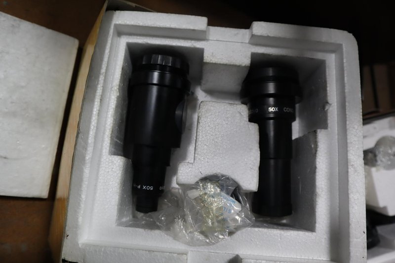 Mitutoyo PH-350A Optical Comparator, 13" Screen, Acu-Rite Qwikcount 2 Axis Digital Readout- Auction Item