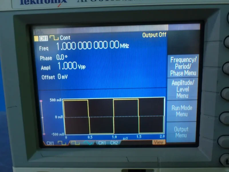 TEKTRONIX DUAL CHANNEL ARBITRARY / FUNCTION  -  AFG3102