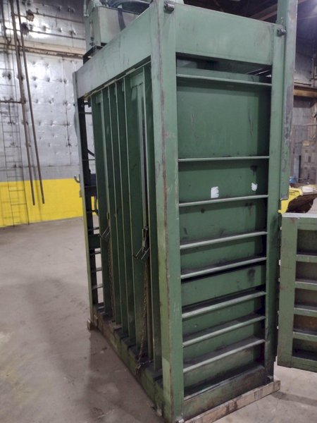 60&quot; X 30&quot; PIQUA SERIES 40 HYDRAULIC VERTICAL BALER: STOCK #18802