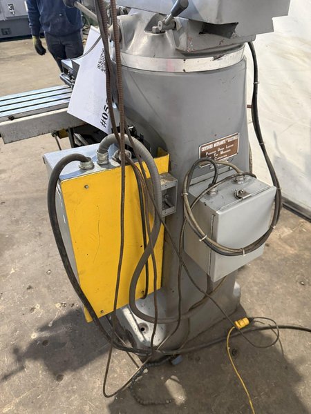 2 HP SHARP VERTICAL MILLING MACHINE W/ KURT VISE. STOCK # 0557025.