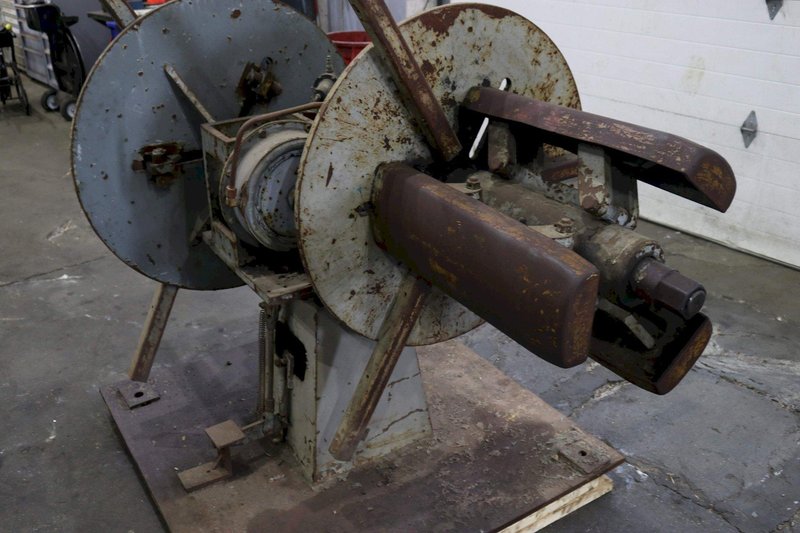4000 LB X 18 AMERICAN DOUBLE END COIL REEL:  STOCK #67397