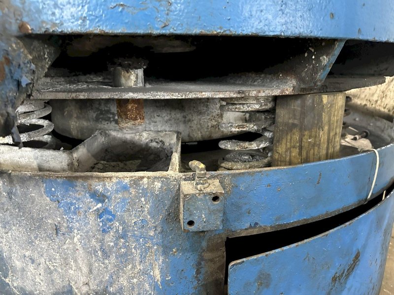 12 C.U. F.T  VL/RAMPE SB-12-CWC VIBRATORY FINISHER. STOCK # 0151824.