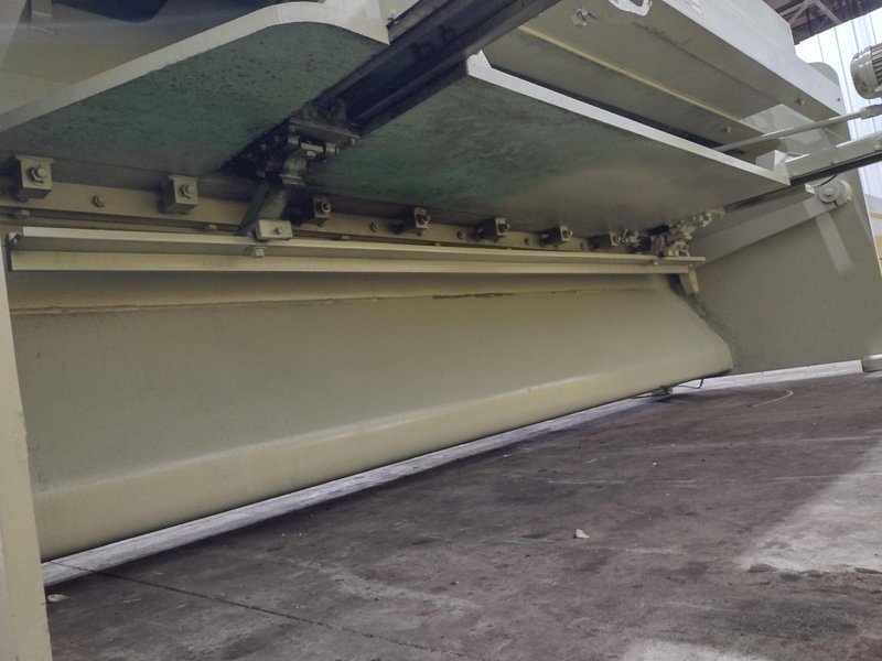 10' X 1/4" ACCURPRESS MODEL #825010 LP ACCURSHEAR HYDRAULIC SHEAR: YOBRO #24451