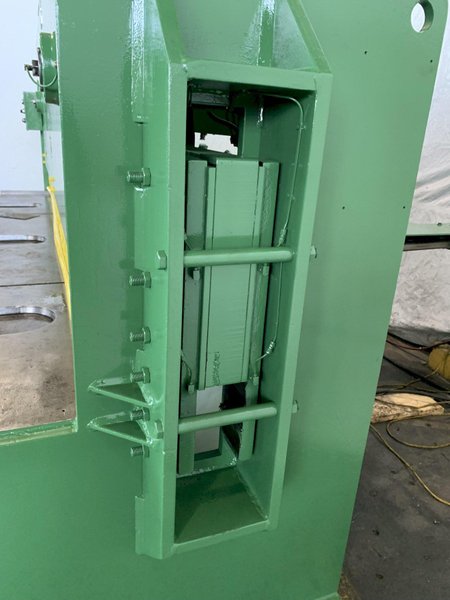 10' X 1/4" HTC MODEL 250-10A HYDRAULIC POWER SQUARING SHEAR. STOCK # 0684224.